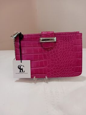 Snob Essentials Women's Hot Pink Croc-Embossed Wristlet